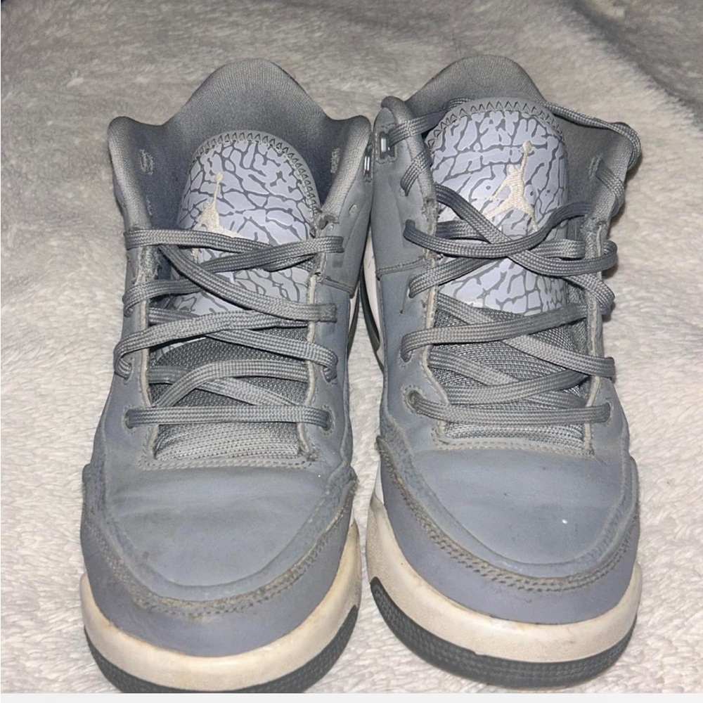 Jordan Gray Sneakers